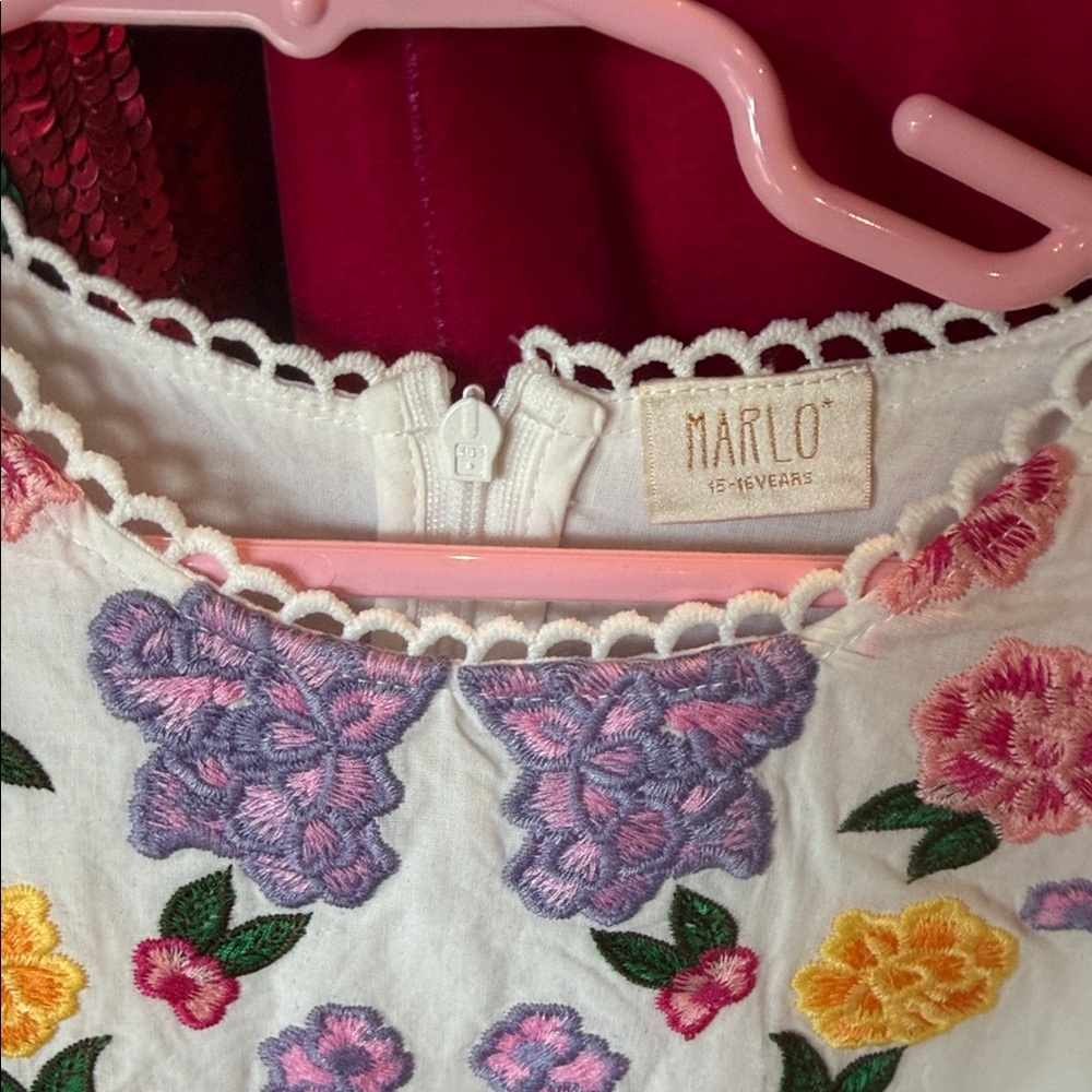 Floral Embroidered Romper - Picture 5 of 8
